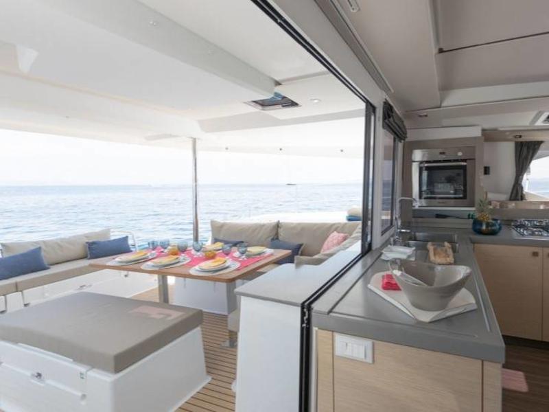 Book yachts online - catamaran - Saona 47 - Nocrala - rent