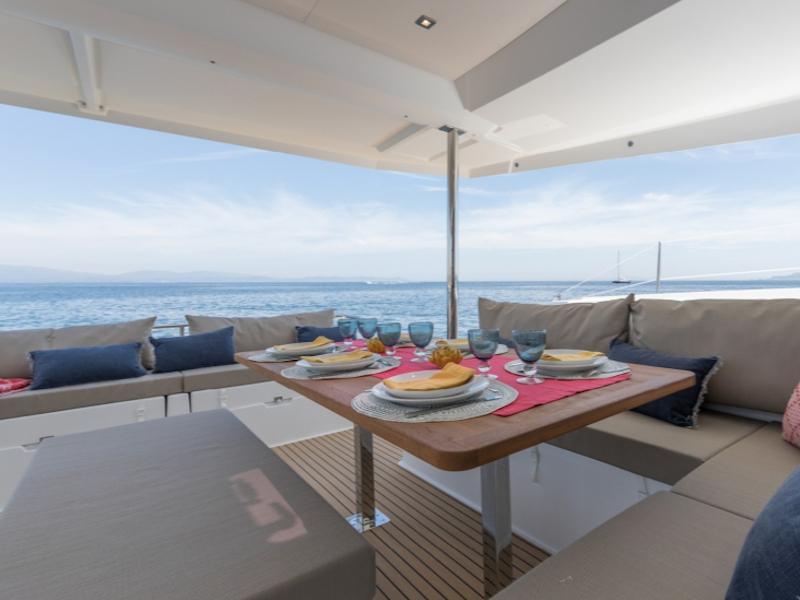 Book yachts online - catamaran - Saona 47 - Nocrala - rent