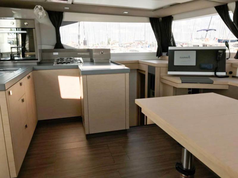 Book yachts online - catamaran - Astréa 42 - Libertad VII - rent