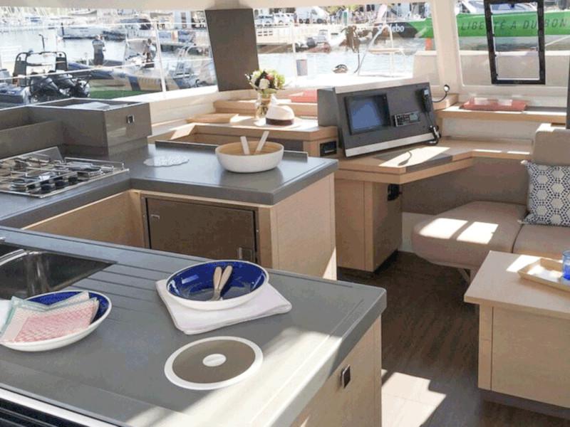 Book yachts online - catamaran - Astréa 42 - Libertad VII - rent