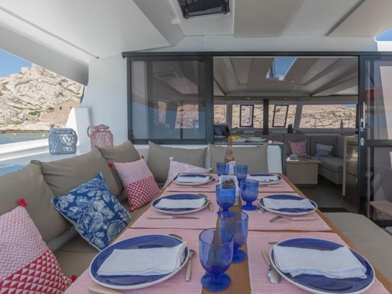 Book yachts online - catamaran - Astréa 42 - Libertad VII - rent