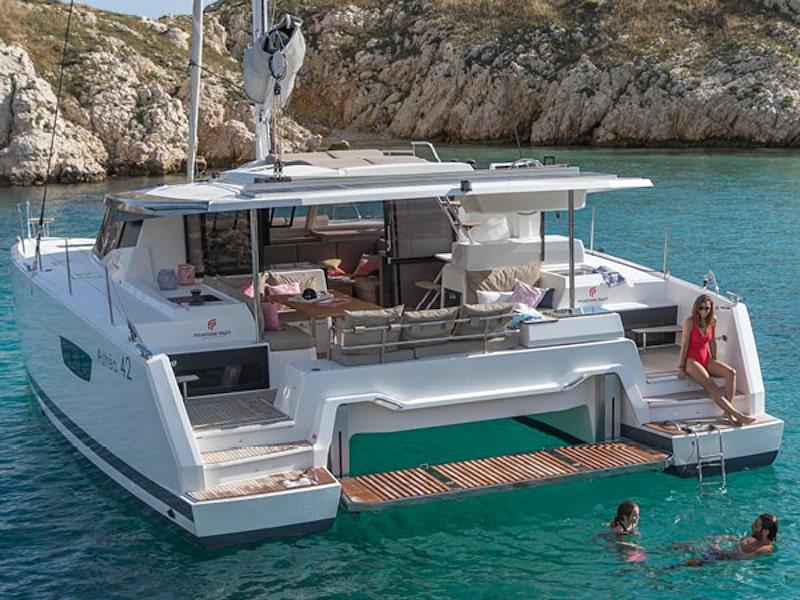 Book yachts online - catamaran - Astréa 42 - Grace - rent