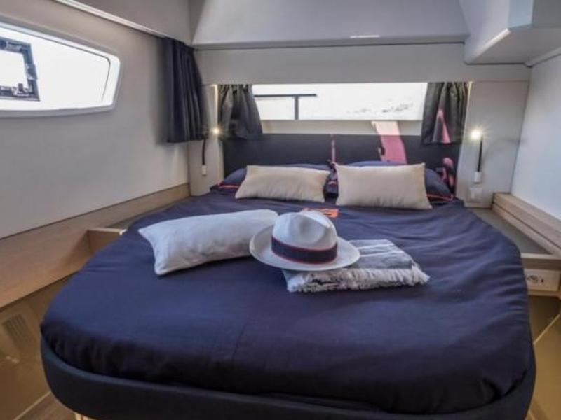 Book yachts online - catamaran - Astréa 42 - Grace - rent