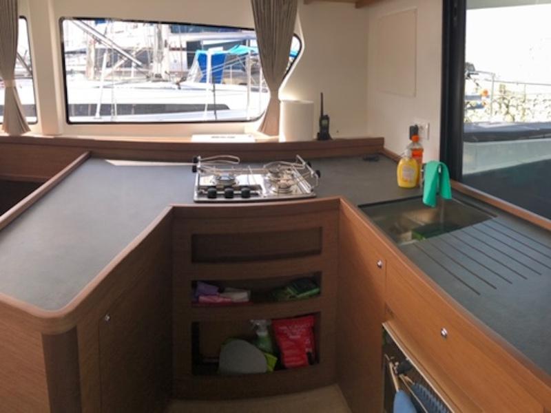 Book yachts online - catamaran - Lagoon 42 - LAGOON42-A/C-GEN-WATERMAKER - rent