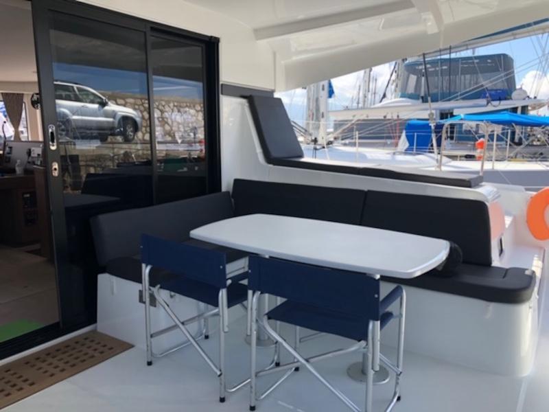 Book yachts online - catamaran - Lagoon 42 - LAGOON42-A/C-GEN-WATERMAKER - rent