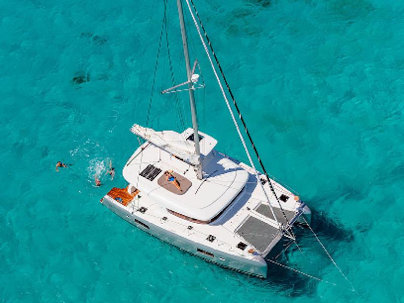 Book yachts online - catamaran - Lagoon 42 - LAGOON42-A/C-GEN-WATERMAKER - rent