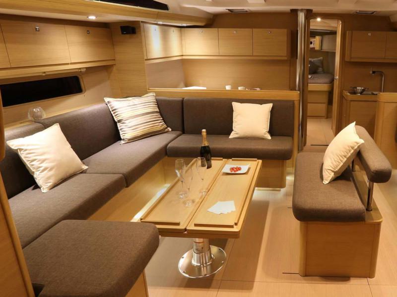 Book yachts online - sailboat - Dufour 500 - Josephine - rent