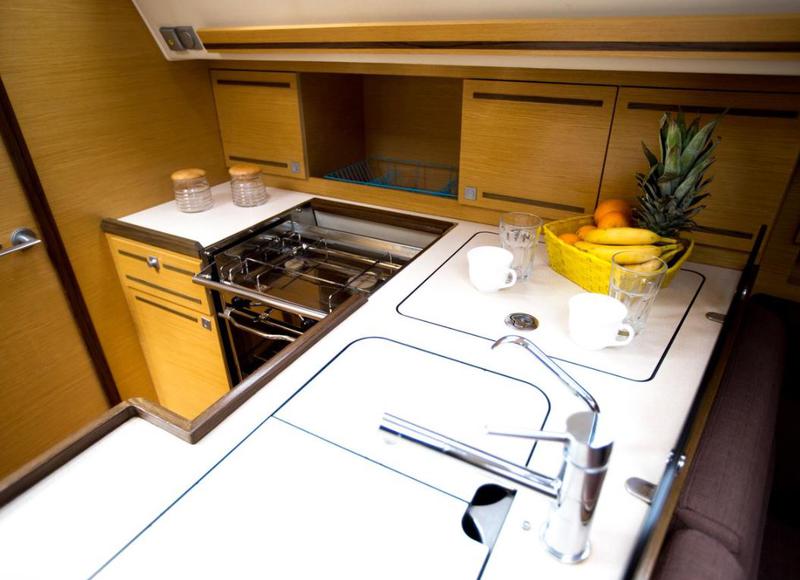 Book yachts online - sailboat - Elan 394 impression - LU - rent