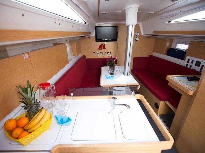 Book yachts online - sailboat - Elan 350 - SIERRA - rent