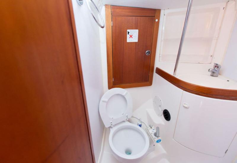 Book yachts online - sailboat - Elan 45 - NEVA - rent