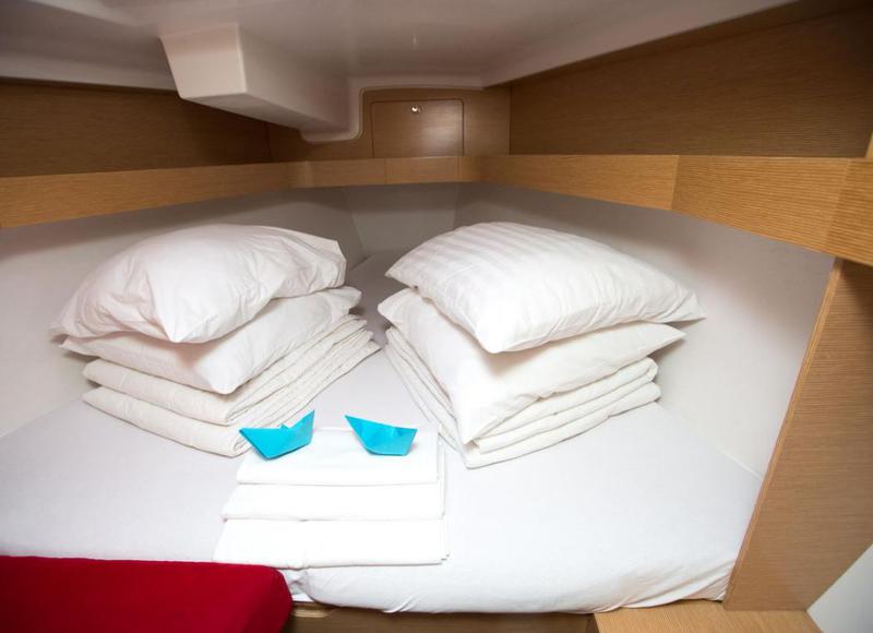 Book yachts online - sailboat - Elan 350 - QUEBEC - rent