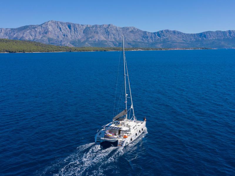Book yachts online - catamaran - Lagoon 450  Flybridge - Marla - rent