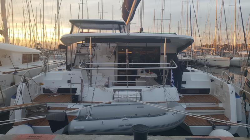 Book yachts online - catamaran - Lagoon 42 - Aria - rent