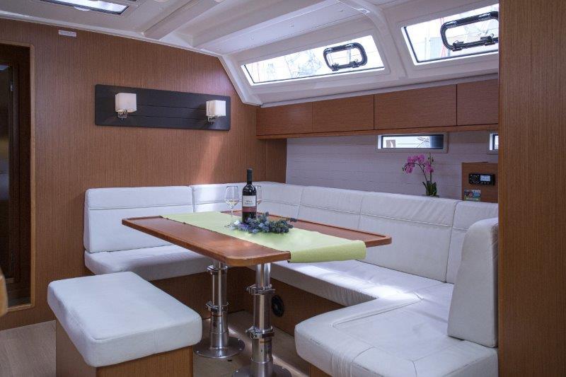 Book yachts online - sailboat - Bavaria 46 Cruiser - NATTI - rent