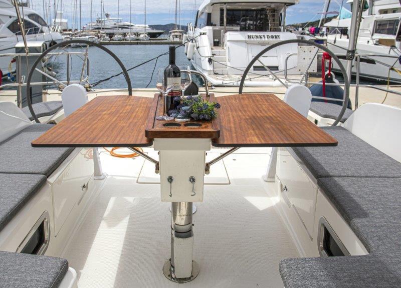 Book yachts online - sailboat - Bavaria 46 Cruiser - NATTI - rent