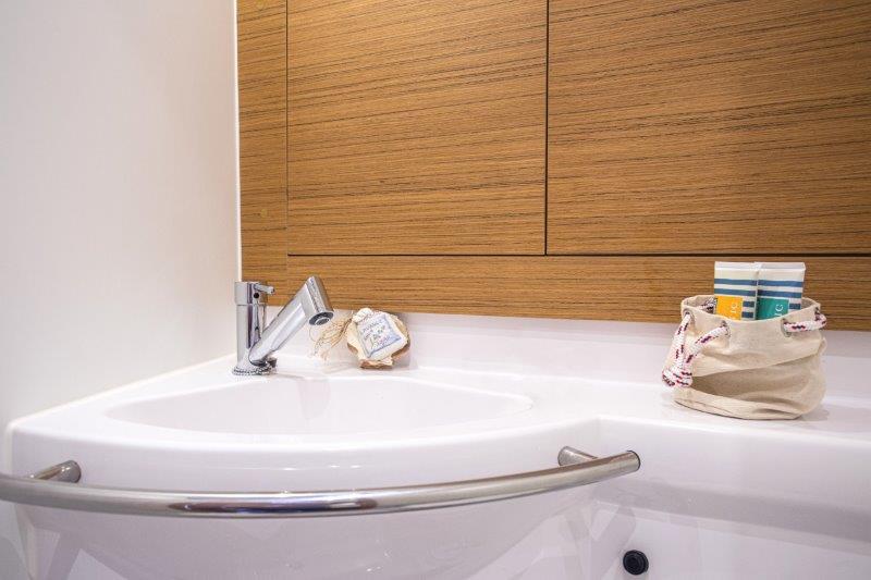 Book yachts online - sailboat - Elan 40 Impression - Google - rent