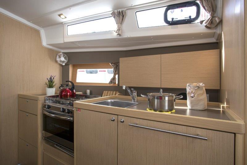 Book yachts online - sailboat - Oceanis 38.1 - BELLAGIO - rent