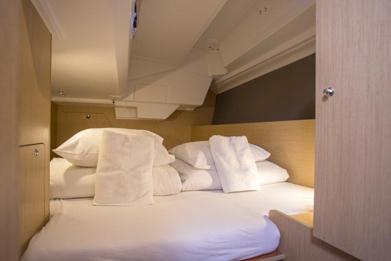 Book yachts online - sailboat - Oceanis 38.1 - BELLAGIO - rent