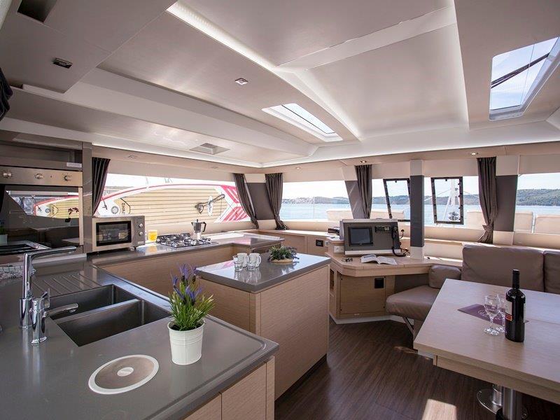 Book yachts online - catamaran - Saba 50 - ANNA ISABELLA - AC and generator - rent