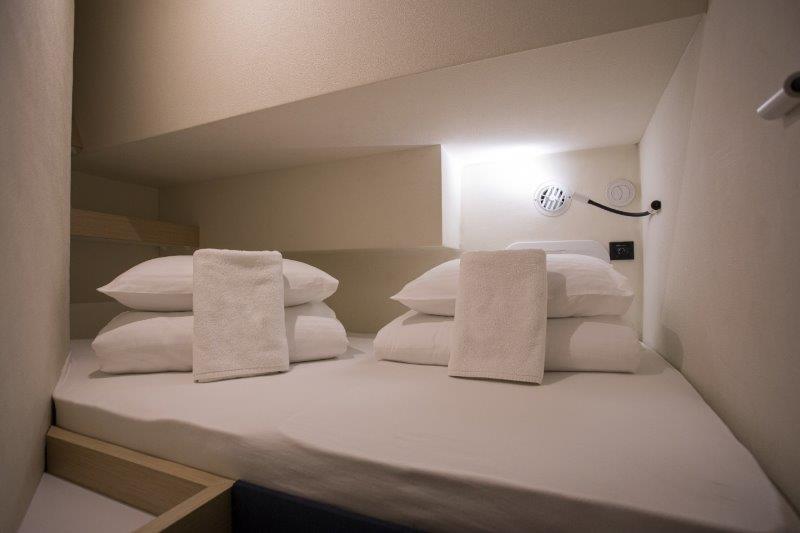 Book yachts online - catamaran - Saba 50 - ANNA ISABELLA - AC and generator - rent