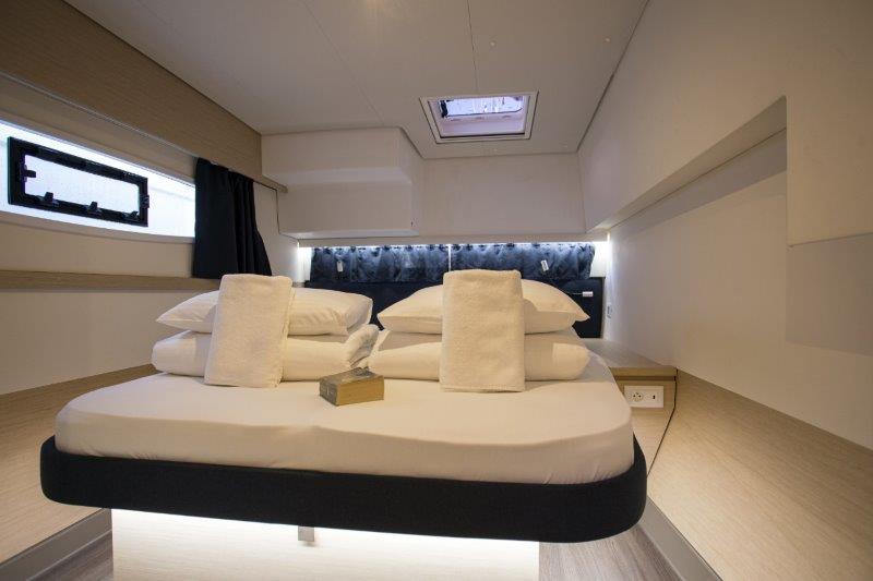 Book yachts online - catamaran - Saba 50 - ANNA ISABELLA - AC and generator - rent