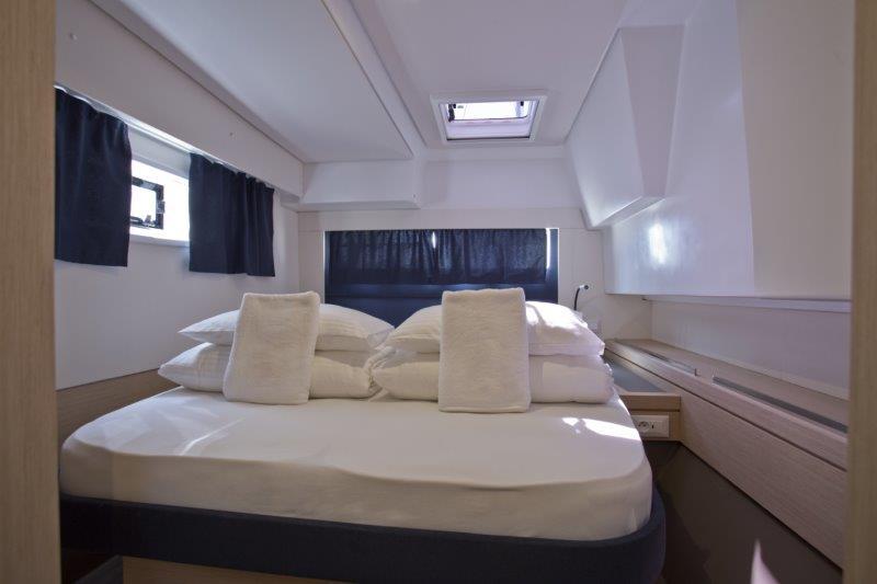 Book yachts online - catamaran - Saona 47 - SAGA I - AC and generator - rent