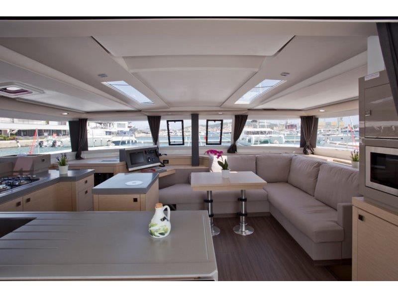 Book yachts online - catamaran - Saona 47 - SAGA I - AC and generator - rent