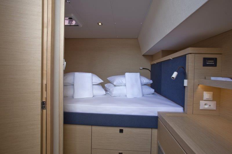 Book yachts online - catamaran - Saona 47 - SAGA I - AC and generator - rent