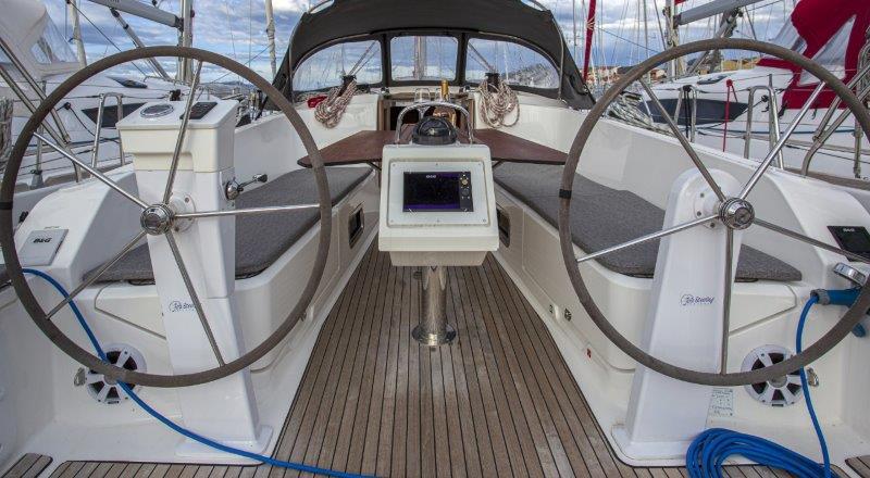 Book yachts online - sailboat - Bavaria 41 Cruiser - INSTAGRAM - rent