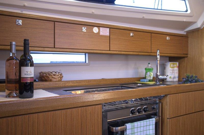 Book yachts online - sailboat - Bavaria 41 Cruiser - INSTAGRAM - rent