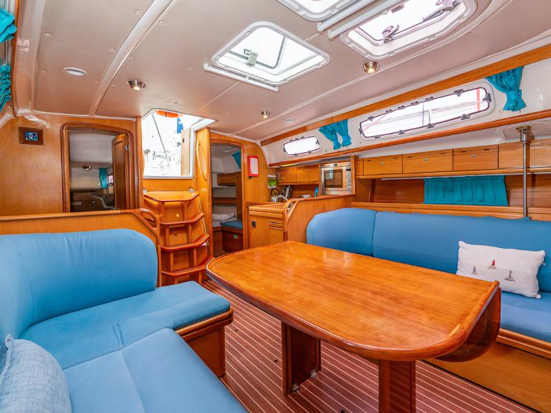 Book yachts online - sailboat - Bavaria 38 Cruiser - Mavi Ada - rent