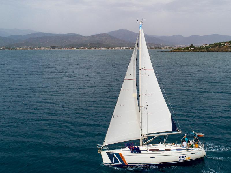 Book yachts online - sailboat - Bavaria 38 Cruiser - Mavi Ada - rent