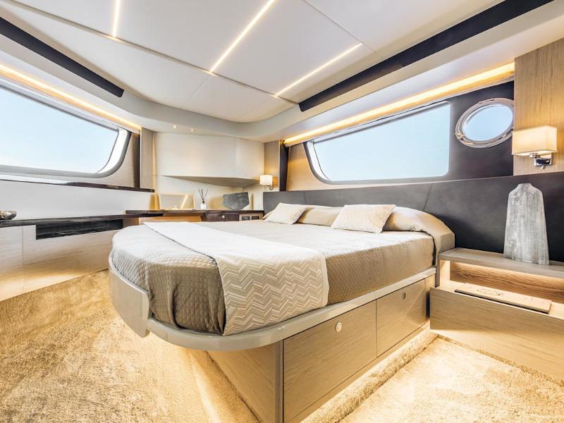 Book yachts online - motorboat - Absolute 47 Fly - Vardo - rent