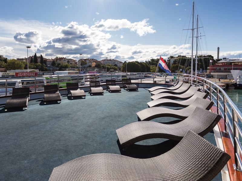 Book yachts online - motorboat - Motoryacht - Stella Maris - rent