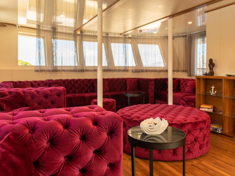 Book yachts online - other - Motoryacht - Yolo - rent