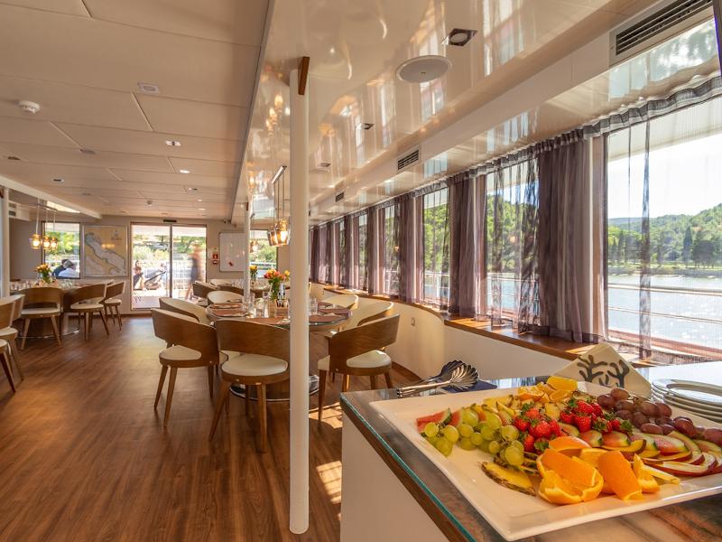 Book yachts online - other - Motoryacht - Yolo - rent