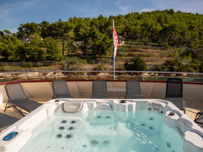 Book yachts online - other - Motoryacht - Yolo - rent