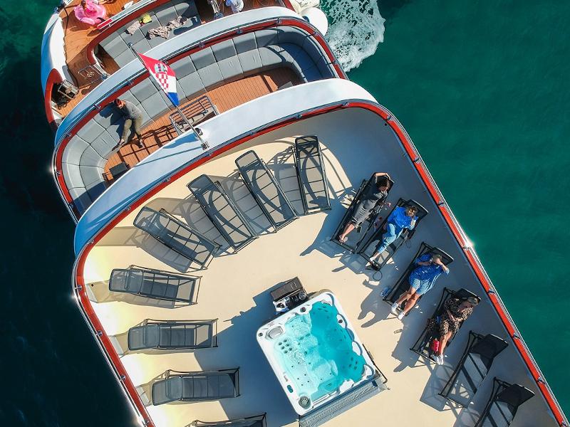 Book yachts online - other - Motoryacht - Yolo - rent