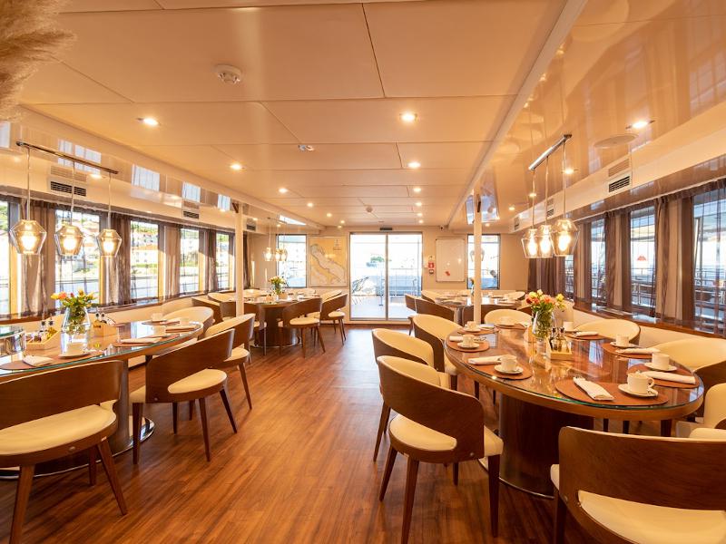 Book yachts online - other - Motoryacht - Yolo - rent