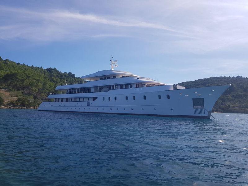 Book yachts online - other - Motoryacht - Yolo - rent