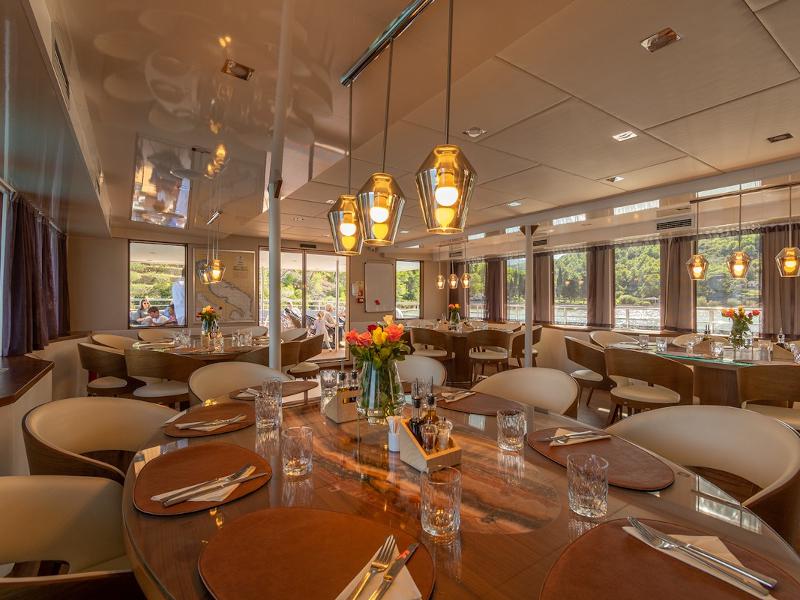 Book yachts online - other - Motoryacht - Yolo - rent