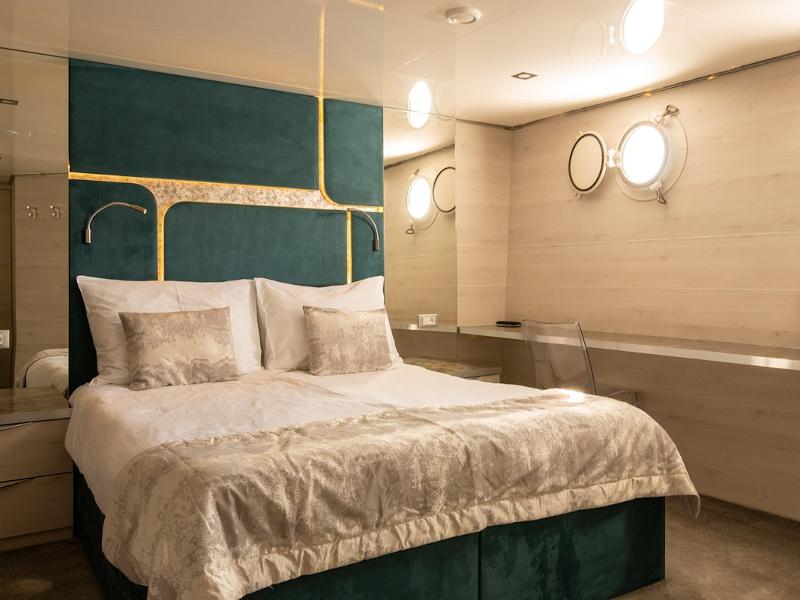 Book yachts online - other - Motoryacht - Yolo - rent