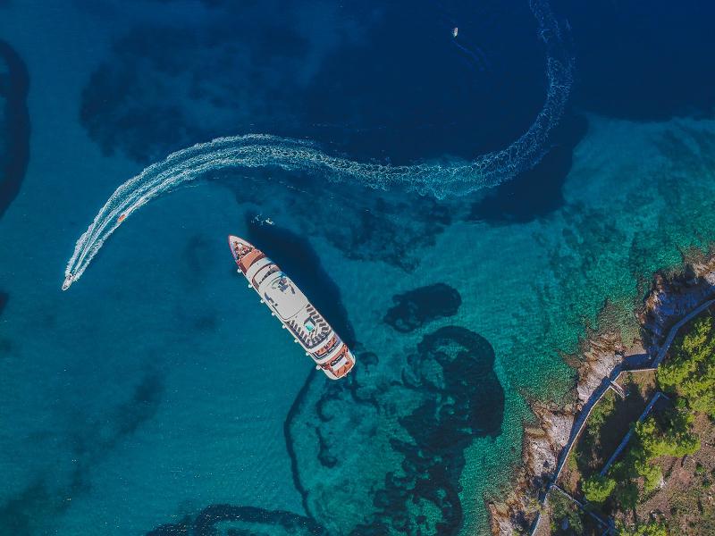 Book yachts online - other - Motoryacht - Yolo - rent