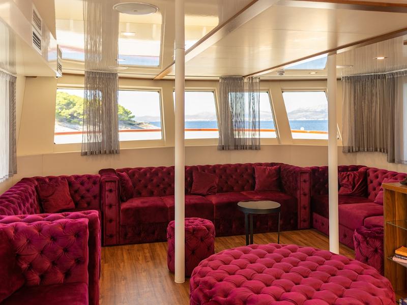 Book yachts online - other - Motoryacht - Yolo - rent