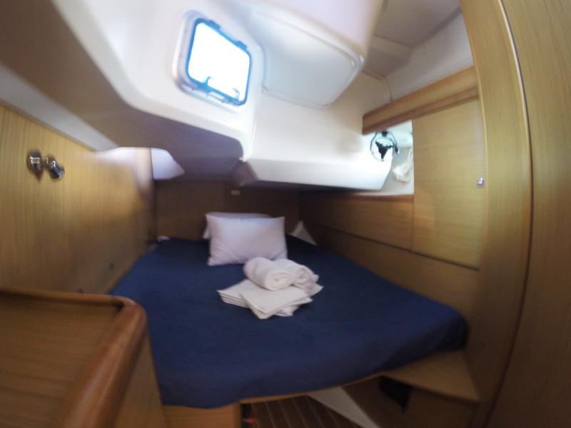 Book yachts online - sailboat - Sun Odyssey 44 i - Vendavel - rent