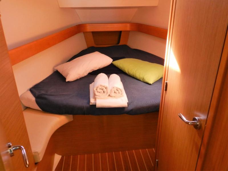 Book yachts online - sailboat - Sun Odyssey 42 i - Skiron - rent