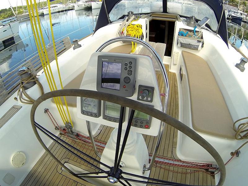 Book yachts online - sailboat - Salona 45 - Nati - rent