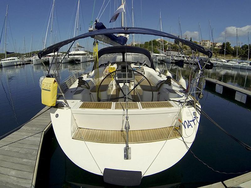 Book yachts online - sailboat - Salona 45 - Nati - rent