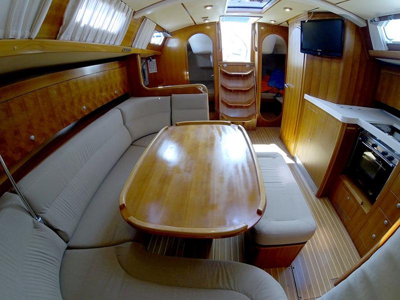 Book yachts online - sailboat - Salona 45 - Nati - rent