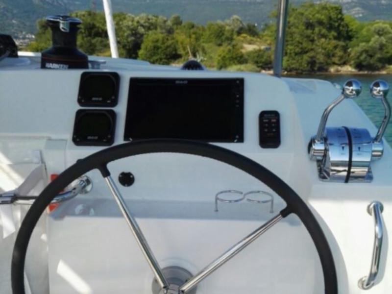 Book yachts online - catamaran - Lagoon 39 - Salty Dog - rent